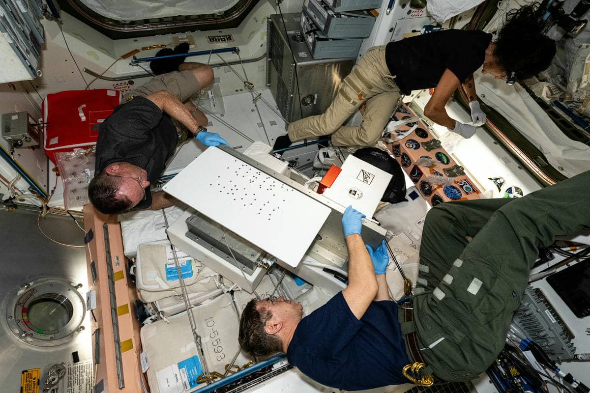 Zarobljeni astronauti 7.jpg - NASA   Zarobljeni astronauti 7.jpg - NASA
