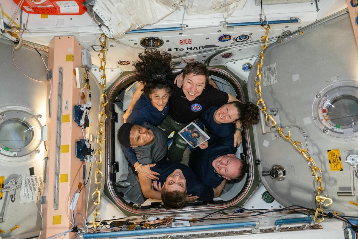 Zarobljeni astronauti 8.jpg - NASA   Zarobljeni astronauti 8.jpg - NASA
