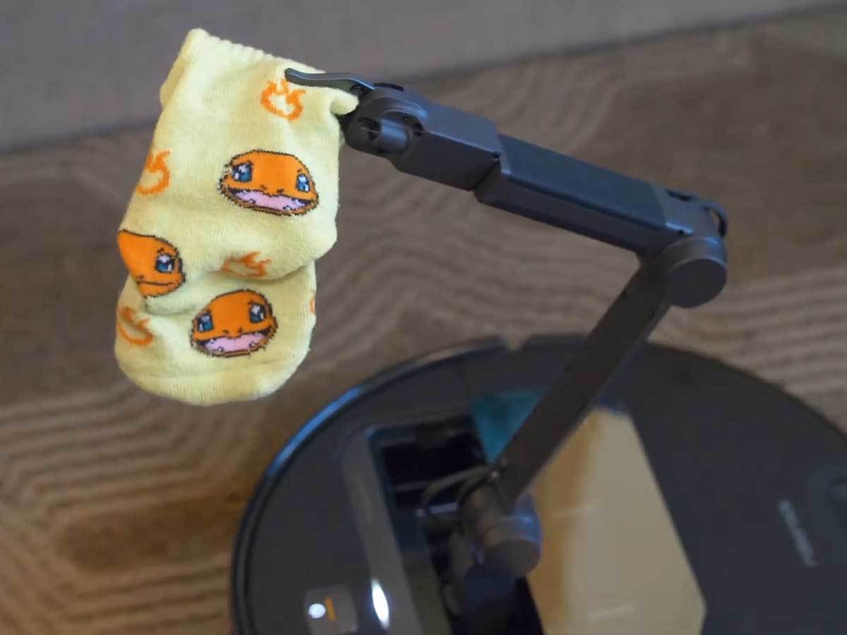 Roborock’s Saros Z70 mehanička ruka kupi čarapi   Roborock’s Saros Z70 mehanička ruka kupi čarapi