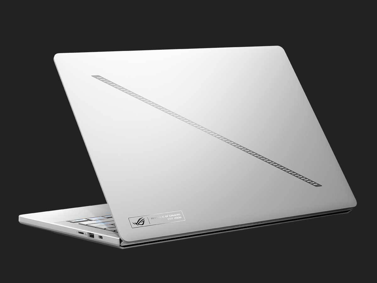  06_2025 Zephyrus G14 Off center view of the rear of the Zephyrus G14, with emphasis on the Slash Lighting copy.jpg - ASUS 