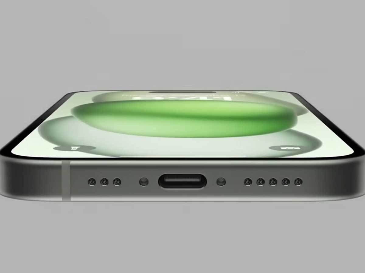 IPhone USB-C port IPhone USB-C port