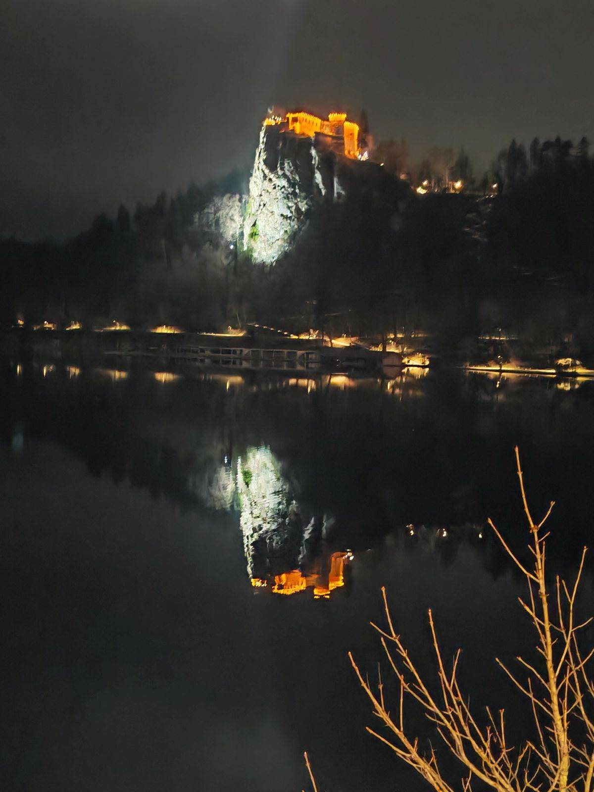  Bled _ noćna fotografija _ Honor Magic7 Pro _ Foto SmartLife Miloš B. Jovanović (1).jpg - Miloš B. Jovanović / SmartLife 