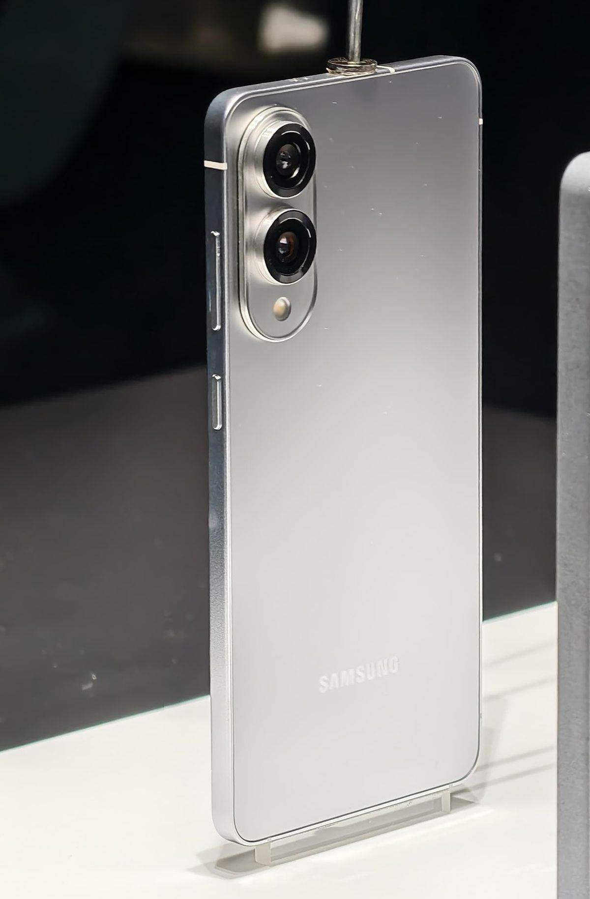  Samsung S25 Edge _ Foto Samsung PrintScreen x (8).jpg - Samsung, Printscreen / X.com 