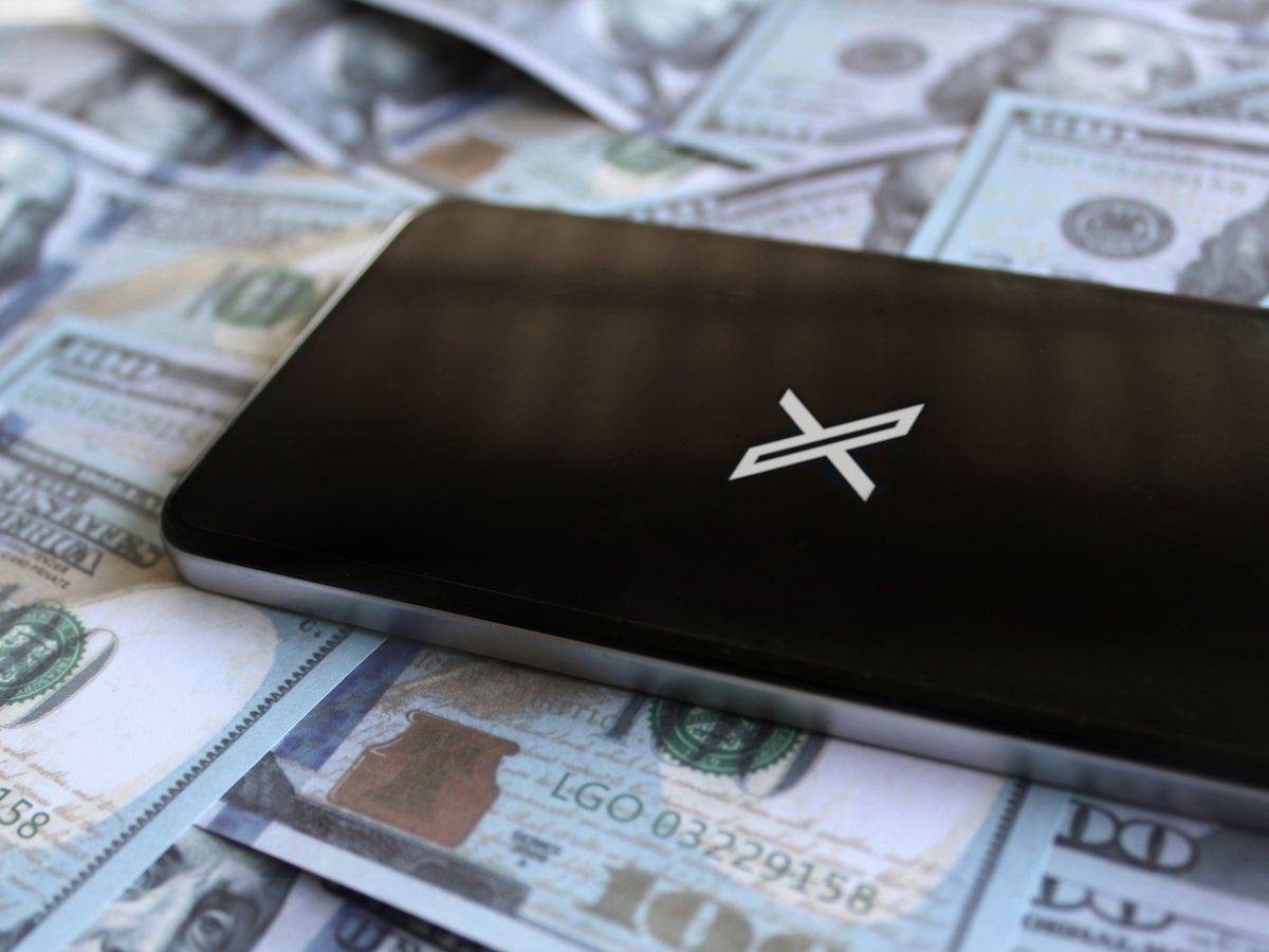 Platforma X _ novac _ X Money _ Foto Shutterstock.jpg Platforma X _ novac _ X Money _ Foto Shutterstock.jpg