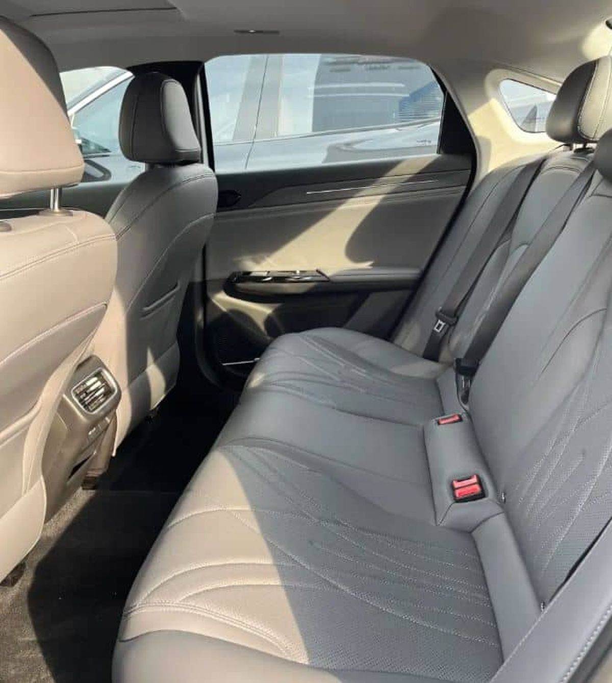  Geely Galaxy L6 EM-i PHEV _ Foto PrintScreen CarNewsChina (6).jpg 