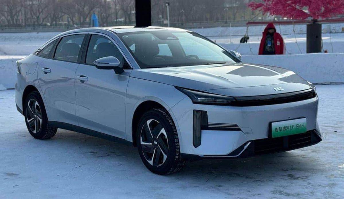  Geely Galaxy L6 EM-i PHEV _ Foto X.com @DrFredWu (1).jpg - X.com / @DrFredWu 