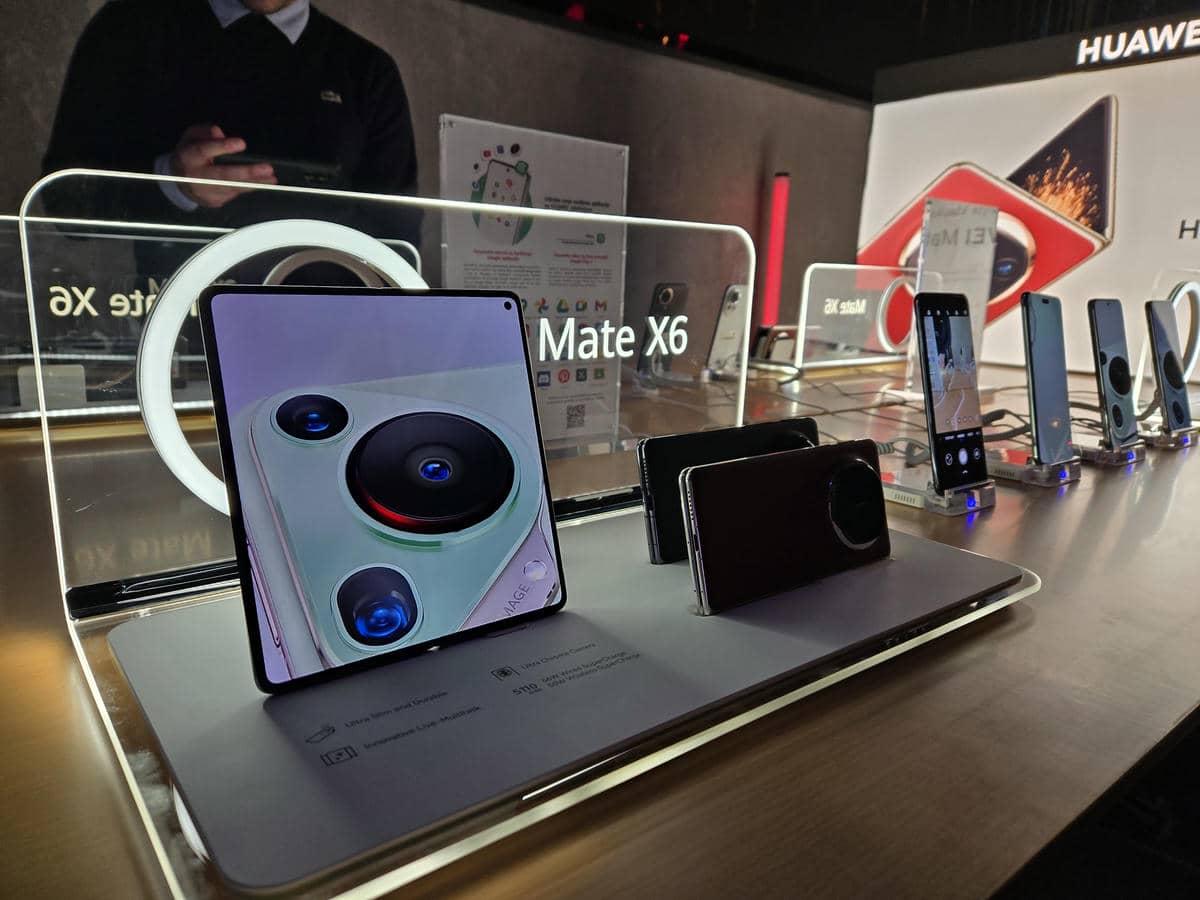 Huawei Mate X6 na premijeri u Beogradu   Huawei Mate X6 na premijeri u Beogradu