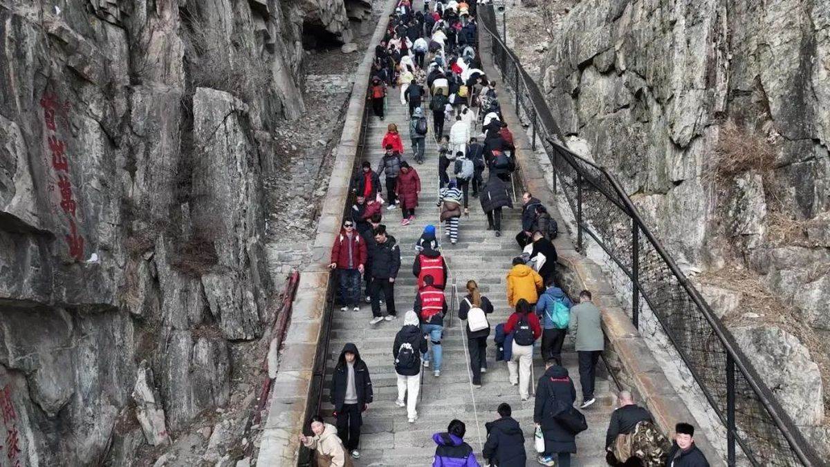  robot _ egzoskelet _ Foto x.com MetaGuangdong 3.jpg 