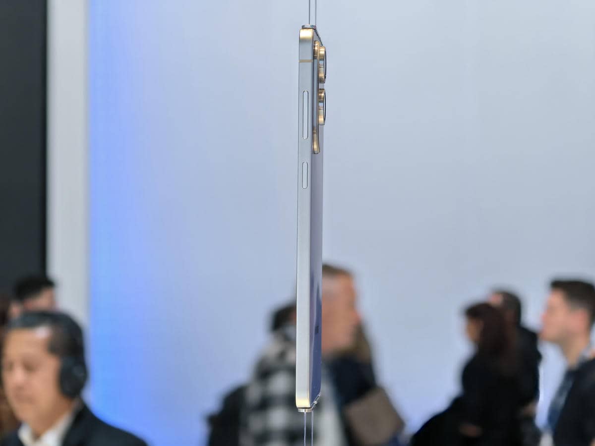  Samsung Galaxy S25 Edge MWC 2025 uživo slika 4.jpg - SmartLife / Ilija Baošić 