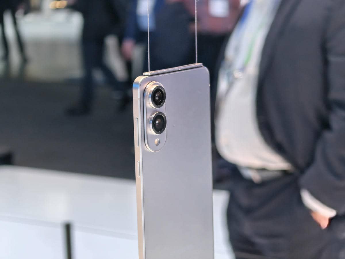 Samsung Galaxy S25 Edge MWC 2025 uživo slika 6.jpg Samsung Galaxy S25 Edge MWC 2025 uživo slika 6.jpg