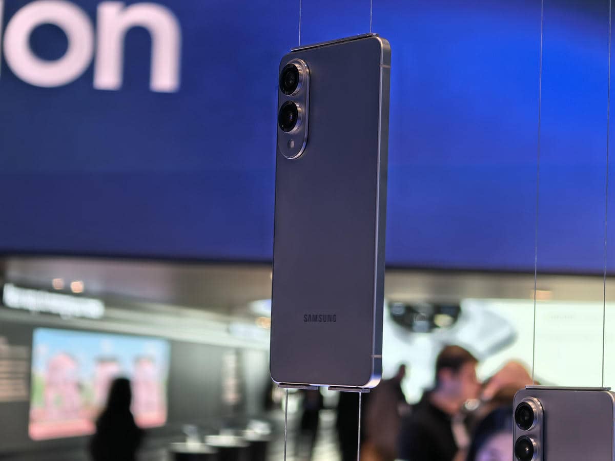 Samsung Galaxy S25 Edge MWC 2025 uživo slika 1.jpg - SmartLife / Ilija Baošić   Samsung Galaxy S25 Edge MWC 2025 uživo slika 1.jpg - SmartLife / Ilija Baošić