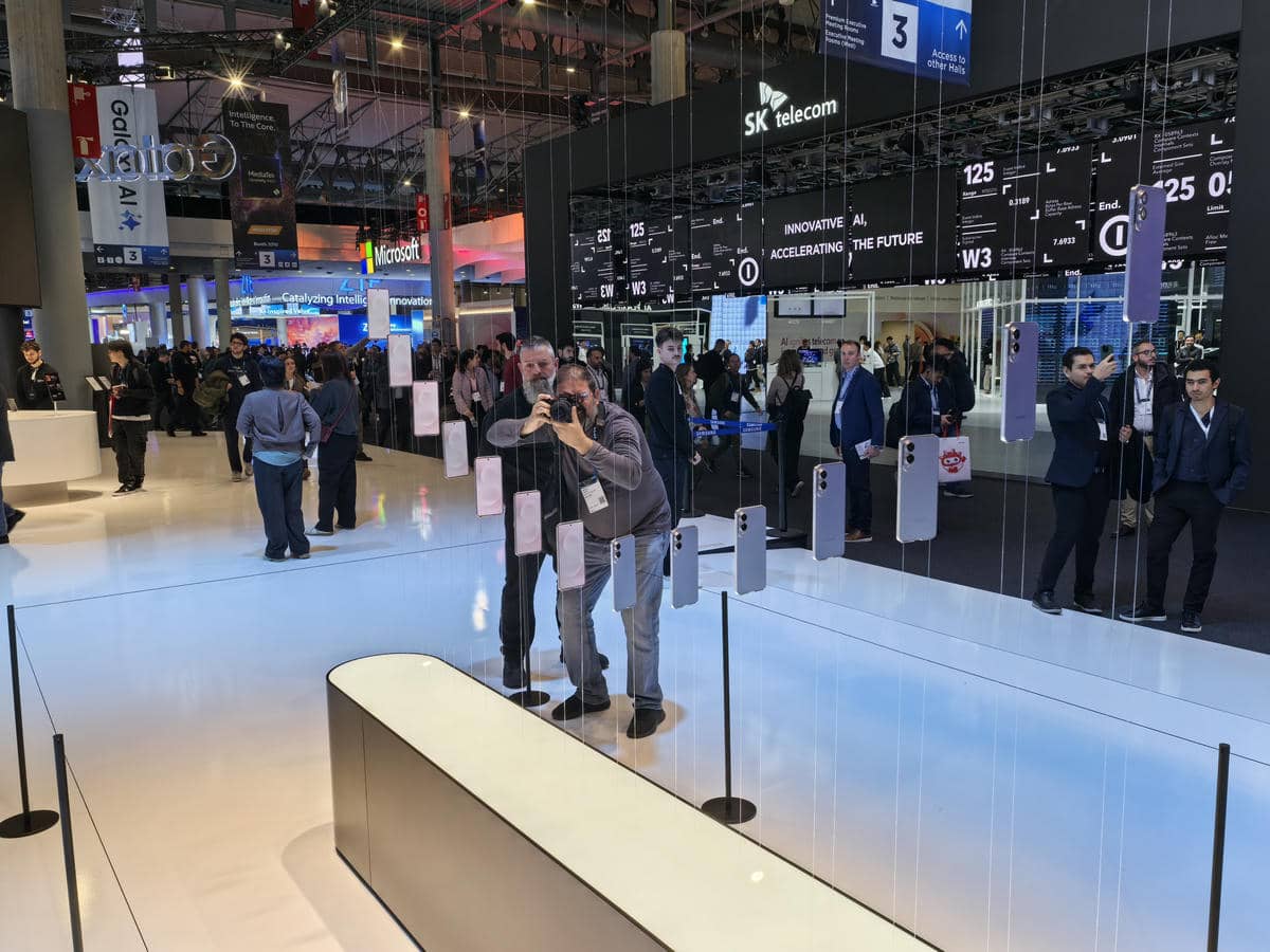 Samsung Galaxy S25 Edge MWC 2025 uživo slika 8.jpg - SmartLife / Ilija Baošić   Samsung Galaxy S25 Edge MWC 2025 uživo slika 8.jpg - SmartLife / Ilija Baošić