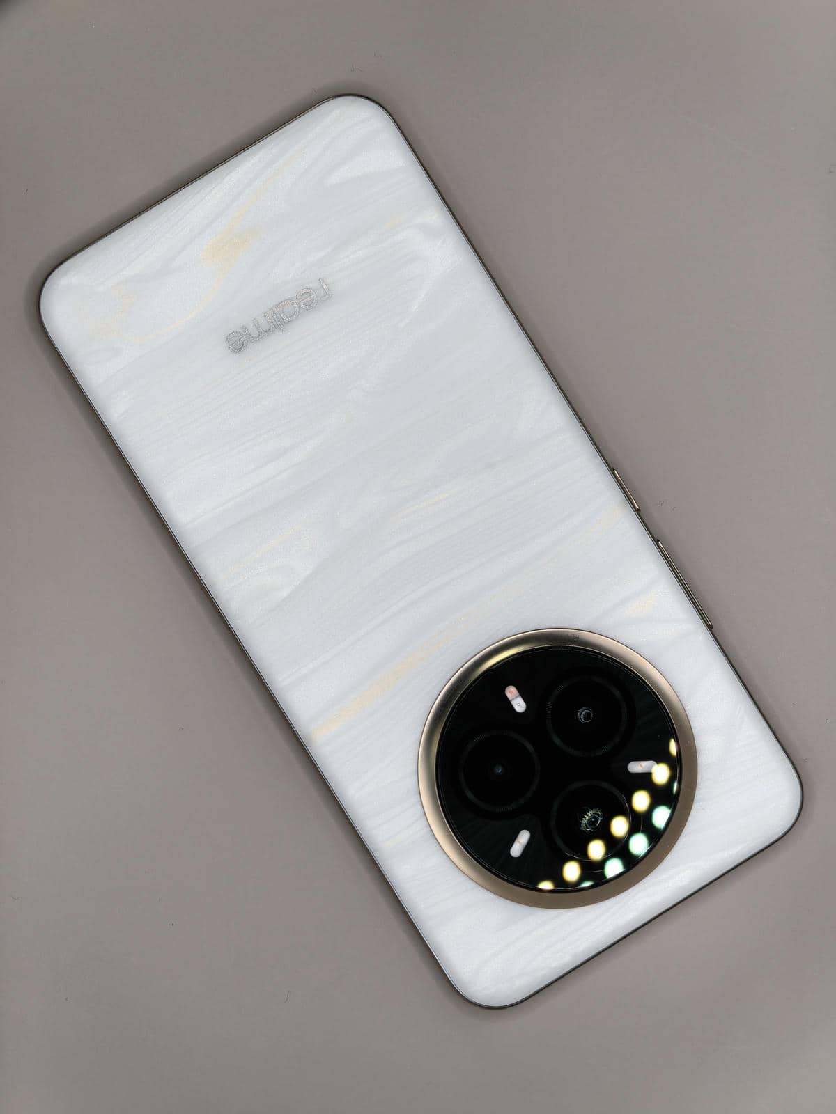 realme 14 Pro+ dizajn realme 14 Pro+ dizajn