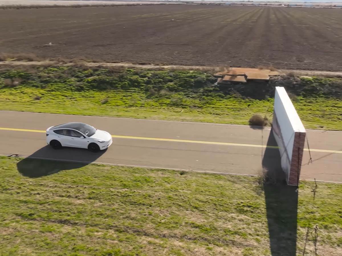 Can You Fool A Self Driving Car_ 15-38 screenshot.jpg - YouTube / Mark Rober   Can You Fool A Self Driving Car_ 15-38 screenshot.jpg - YouTube / Mark Rober