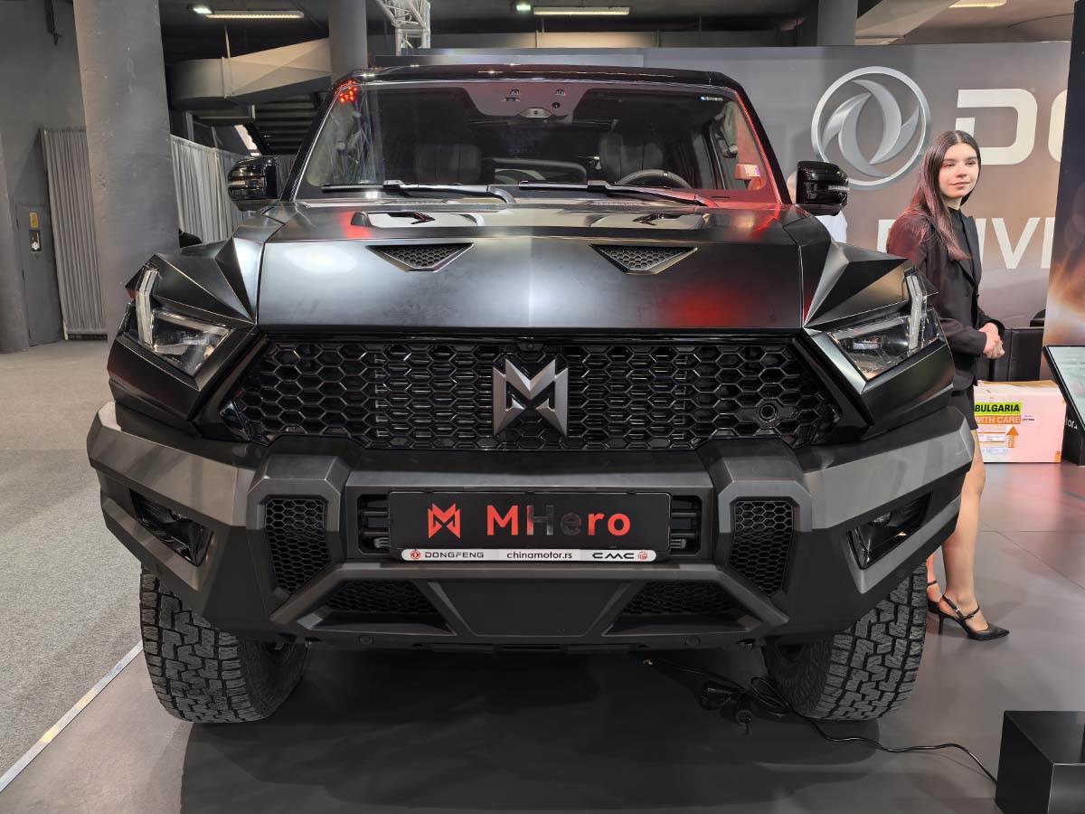 Dongfeng MHero 1 na Sajmu automobila u Beogradu Dongfeng MHero 1 na Sajmu automobila u Beogradu