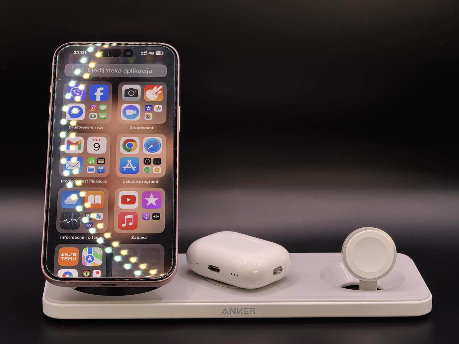 Anker MagGo Wireless Charging Station (3-in-1 Pad)   Anker MagGo Wireless Charging Station (3-in-1 Pad)