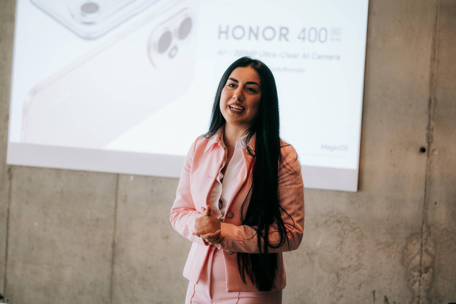  HONOR 400 serija_5.jpg - Promo 