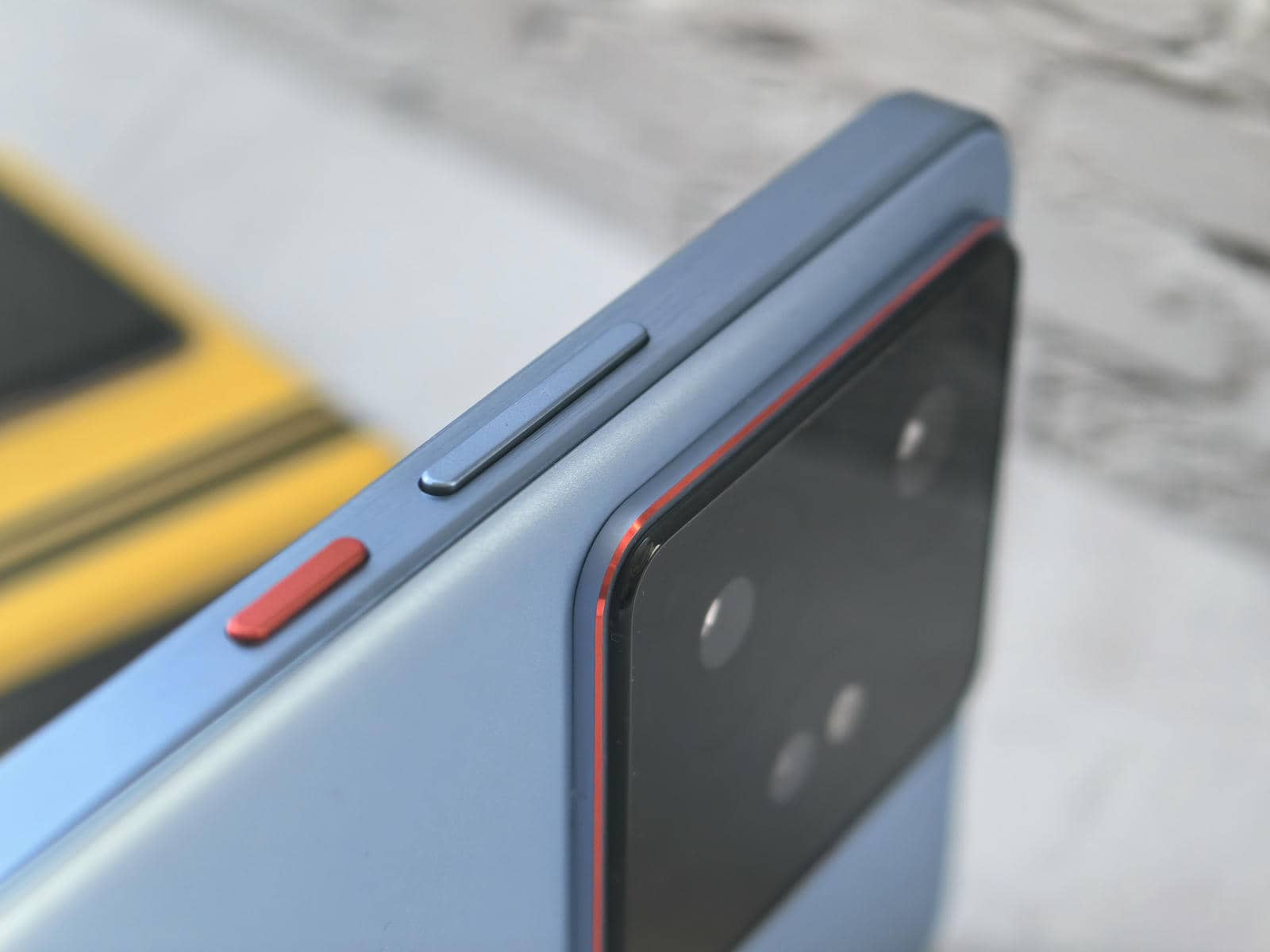 realme GT 7 i GT 7T zakrivljene ivice poleđine   realme GT 7 i GT 7T zakrivljene ivice poleđine