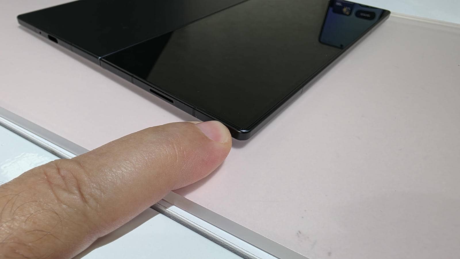 Samsung Galaxy Z Fold7 punjenje Samsung Galaxy Z Fold7 punjenje