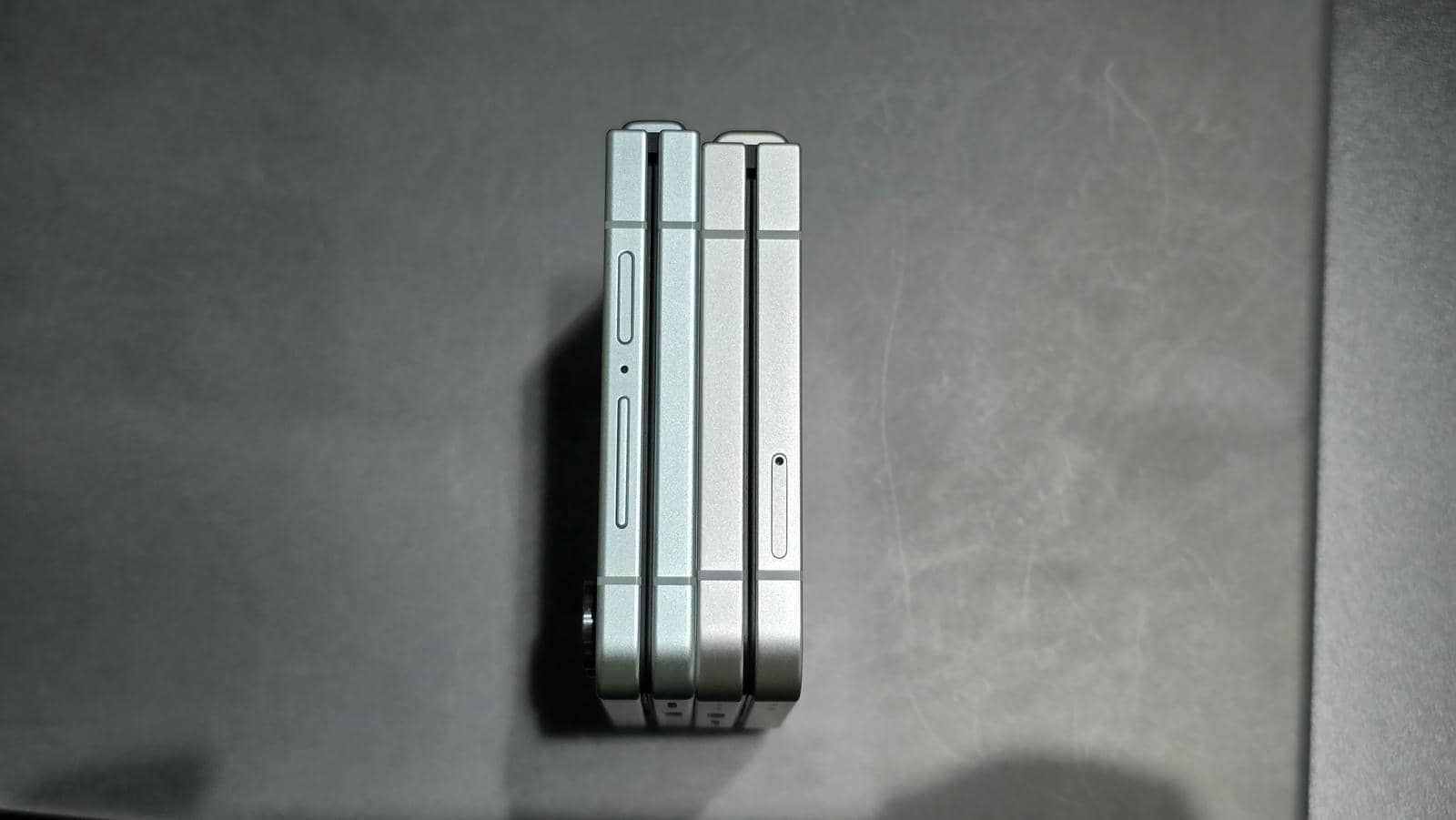  Samsung Galaxy Z Flip7 FE dizajn uživo 5.jpg - Smartlife 