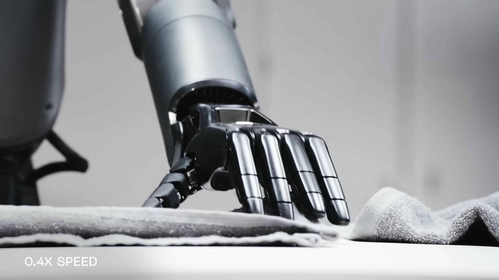  Scaling Helix - Laundry 2-42 screenshot.jpg - YouTube / Figure 