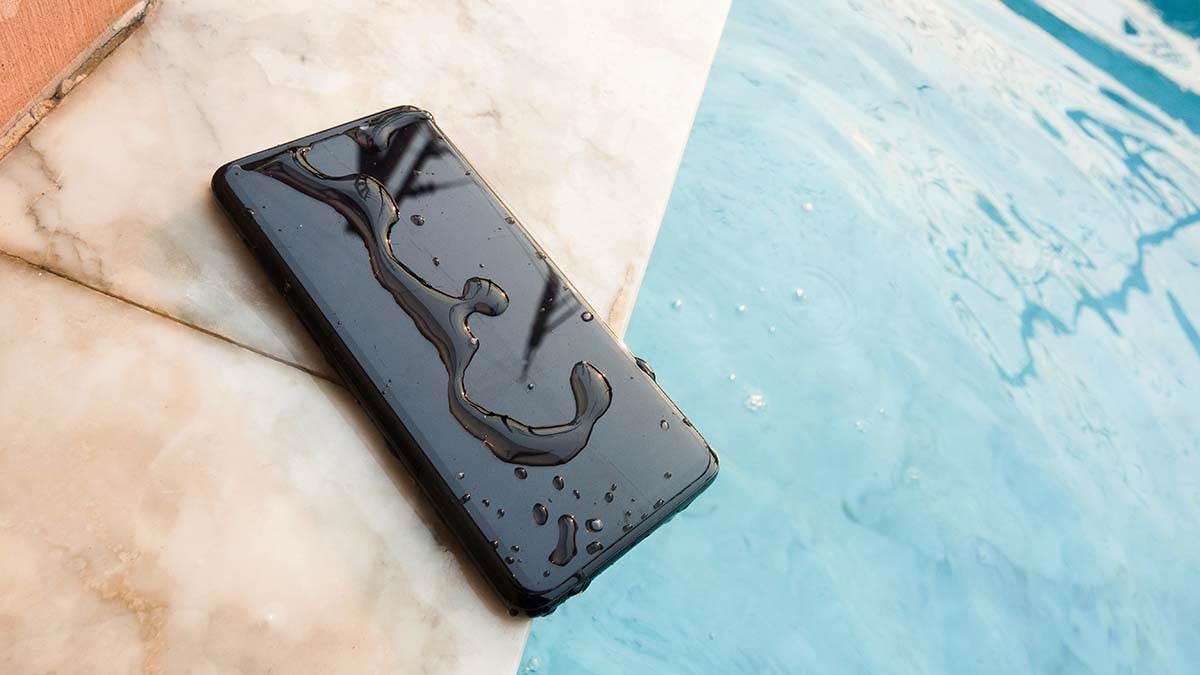 Telefon pored vode Telefon pored vode
