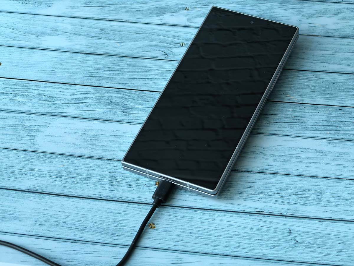 Samsung Galaxy Z Fold7 baterija i punjenje Samsung Galaxy Z Fold7 baterija i punjenje