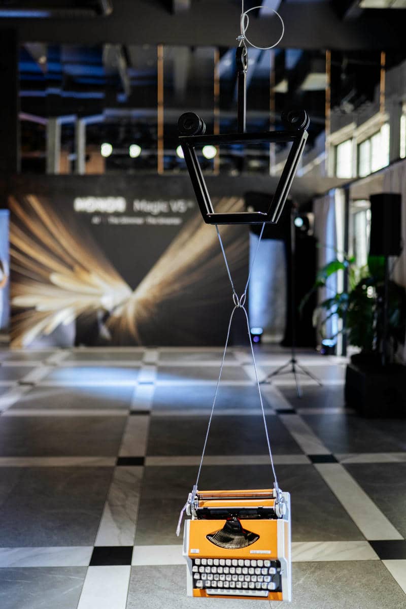  HONOR Magic V5 - demo zona - izdržljivost.jpg 