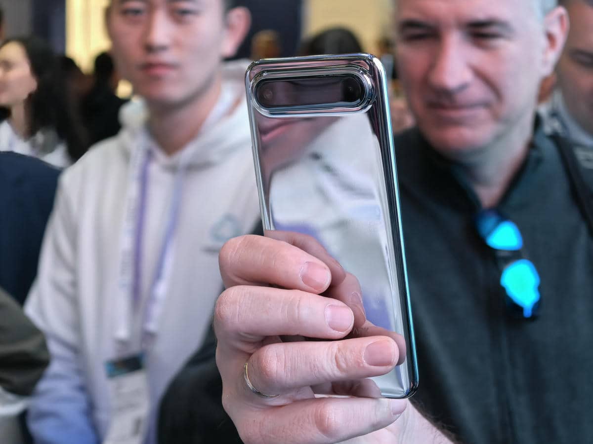  TECNO Spark Slim koncept slika 5.jpg - Ilija Baošić 