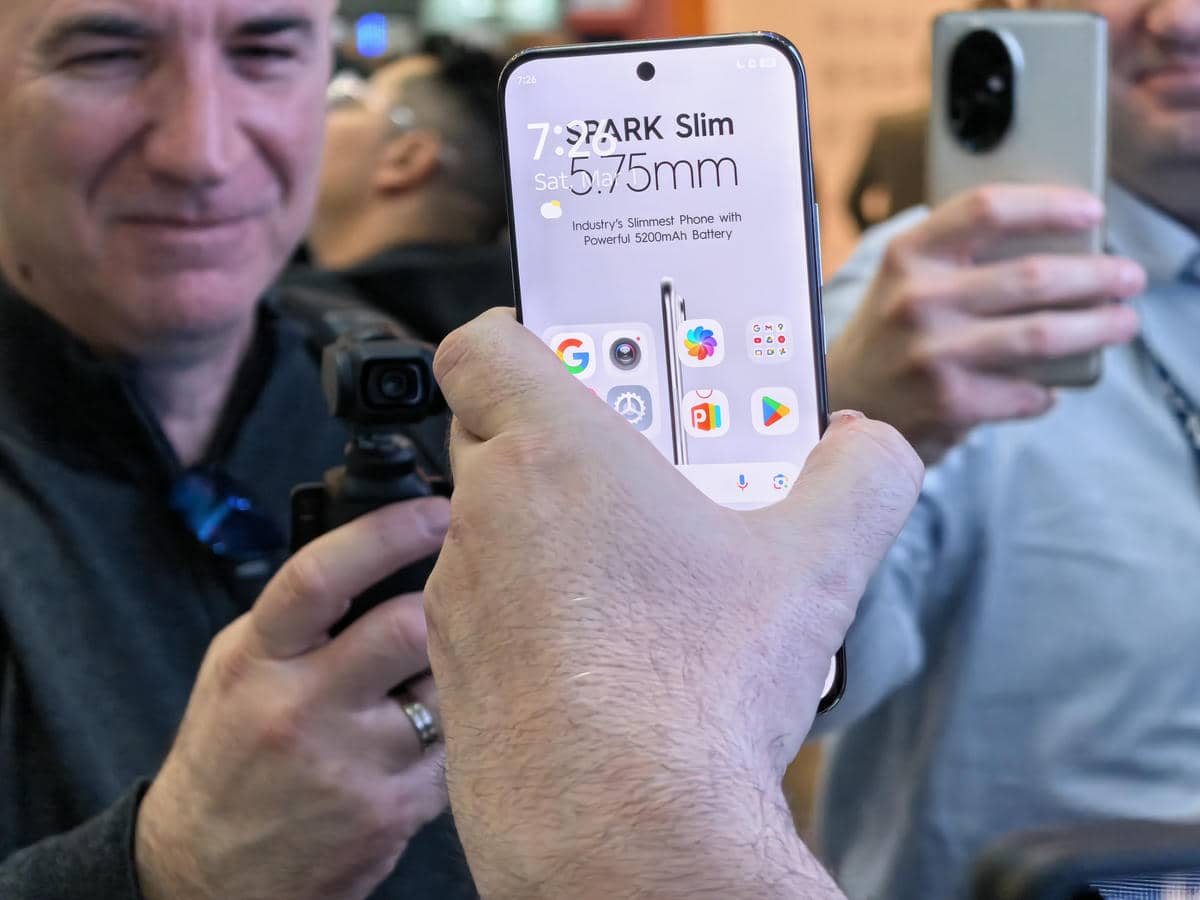  TECNO Spark Slim koncept slika 3.jpg - Ilija Baošić 