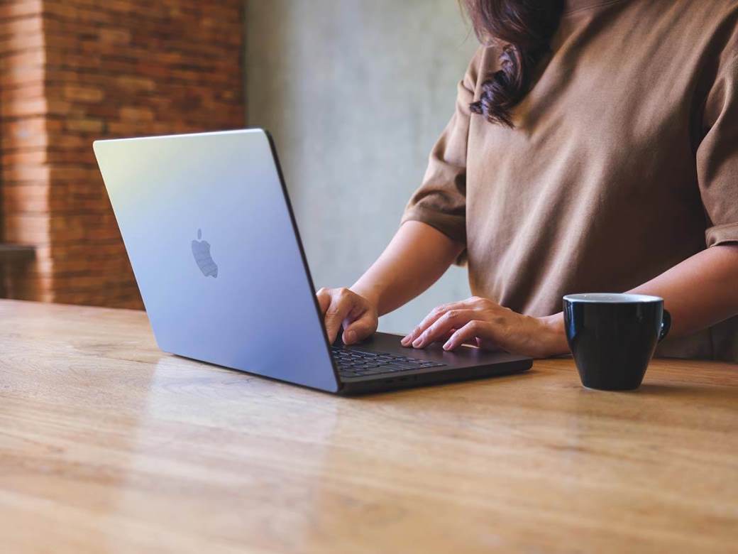 MacBook dobija ekran osetljiv na dodir MacBook dobija ekran osetljiv na dodir