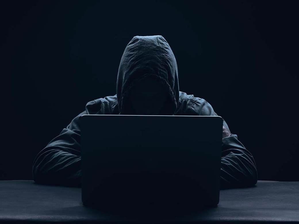 Haker na laptopu   Haker na laptopu