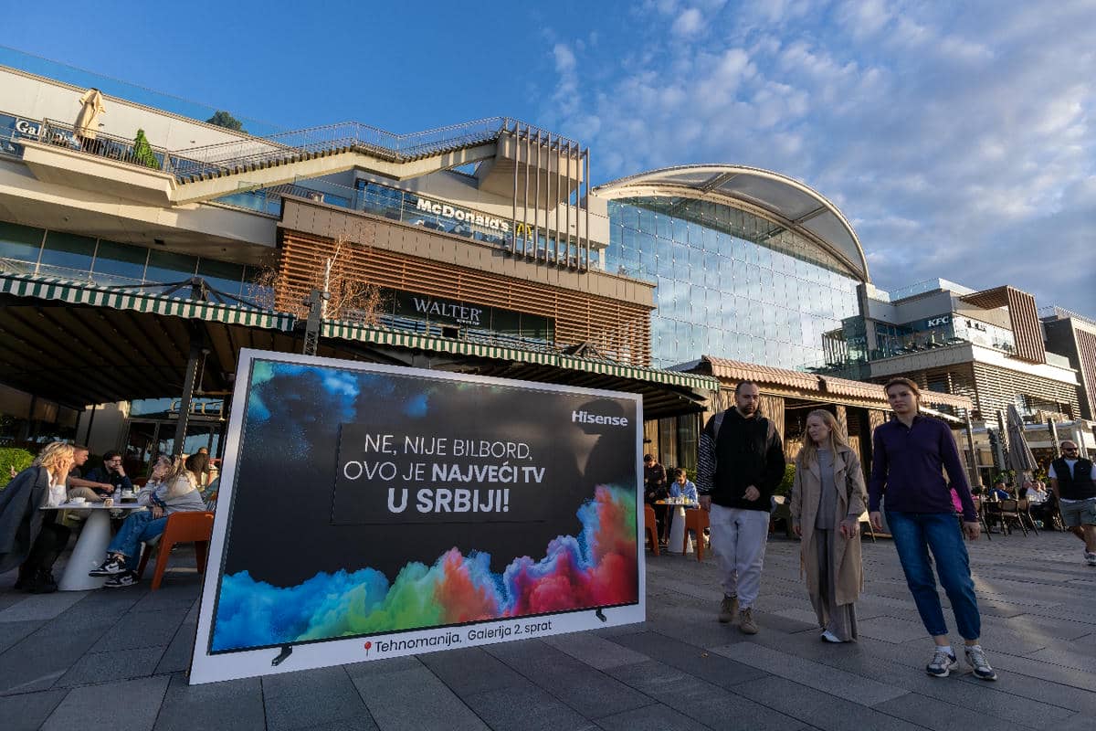  Hisense 116UXQ premijera_3.jpg - Hisense 