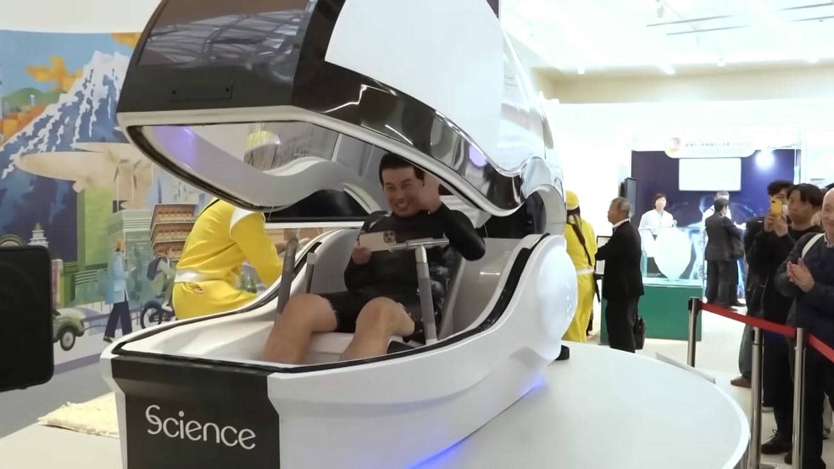  Čovek u mašini za pranje ljudi 