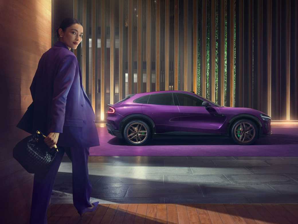  Xiaomi YU7 u ljubičastoj boji 