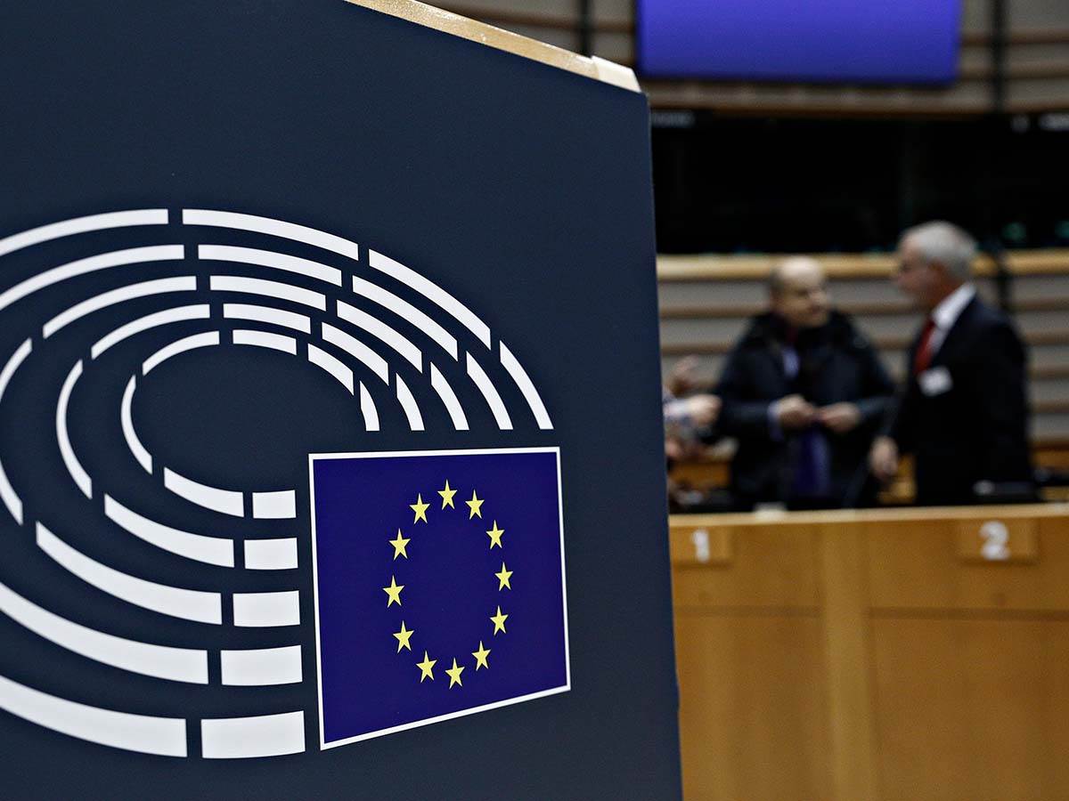  Evropski parlament rezolucija o zabrani društvenih mreža 