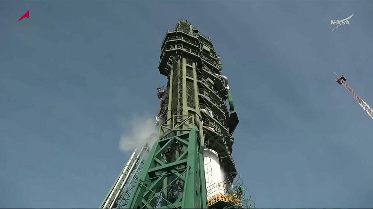 NASA Astronaut Chris Williams Soyuz MS-28 Launch 47-44 screenshot.jpg - YouTube / NASA 