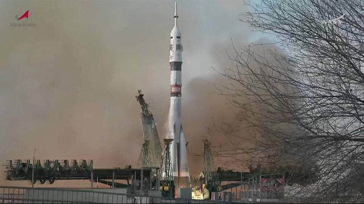  NASA Astronaut Chris Williams Soyuz MS-28 Launch 1-1-39 screenshot.jpg - YouTube / NASA 