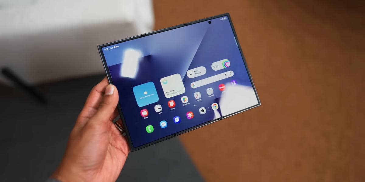  Samsung Galaxy Z TriFold ekran 