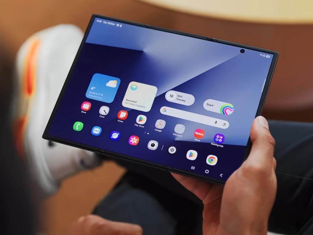  Veliki unutrašnji ekran Samsung Galaxy Z TriFold telefona 
