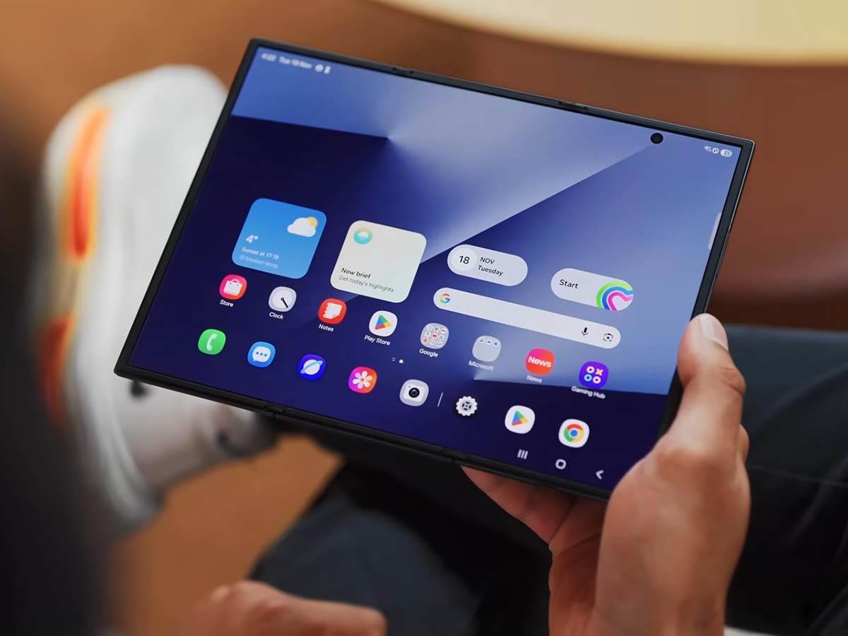  Veliki unutrašnji ekran Samsung Galaxy Z TriFold telefona 