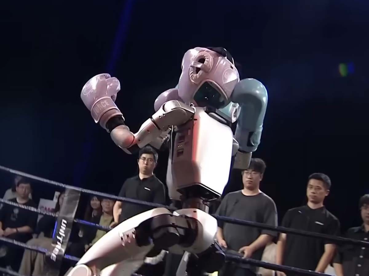  Unitree G1 Humanoid Robot Boxing_ All the WILDEST Highlights _ What The Future 1-1 screenshot.jpg - YouTube / CNET 