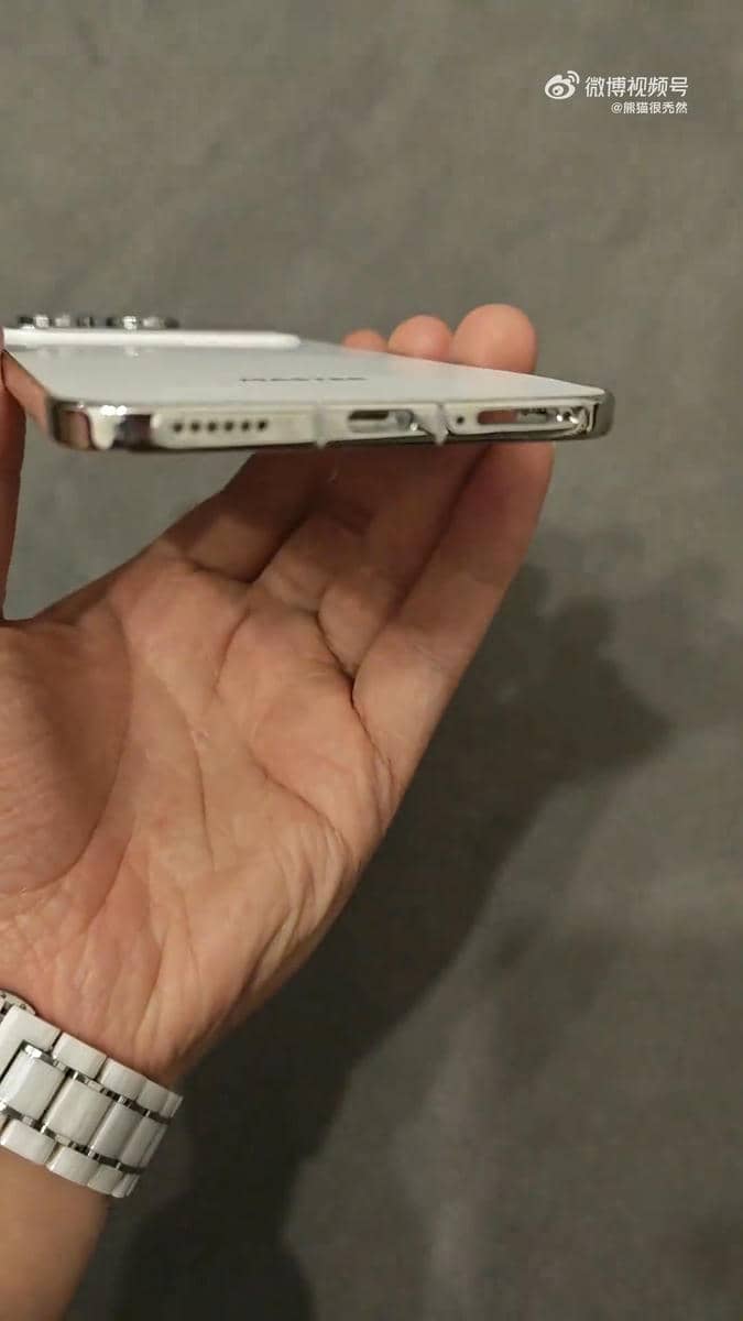  Xiaomi 17 Air prototip 1.jpg - Weibo / Bald Panda 