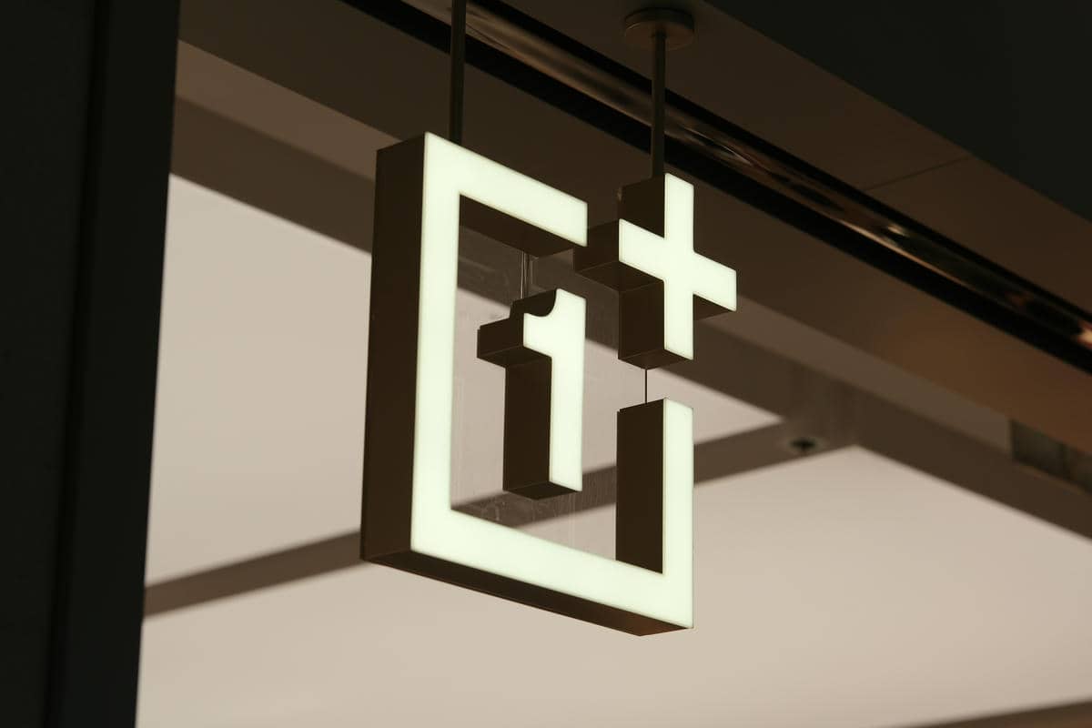  OnePlus logo 