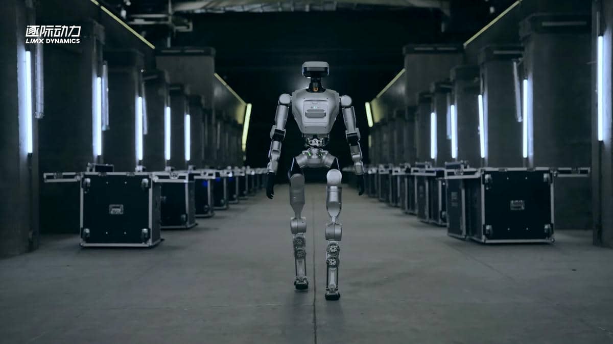  Oli humanoidni roboti koordinacija 3.jpg - YouTube / LymX Dynamics 