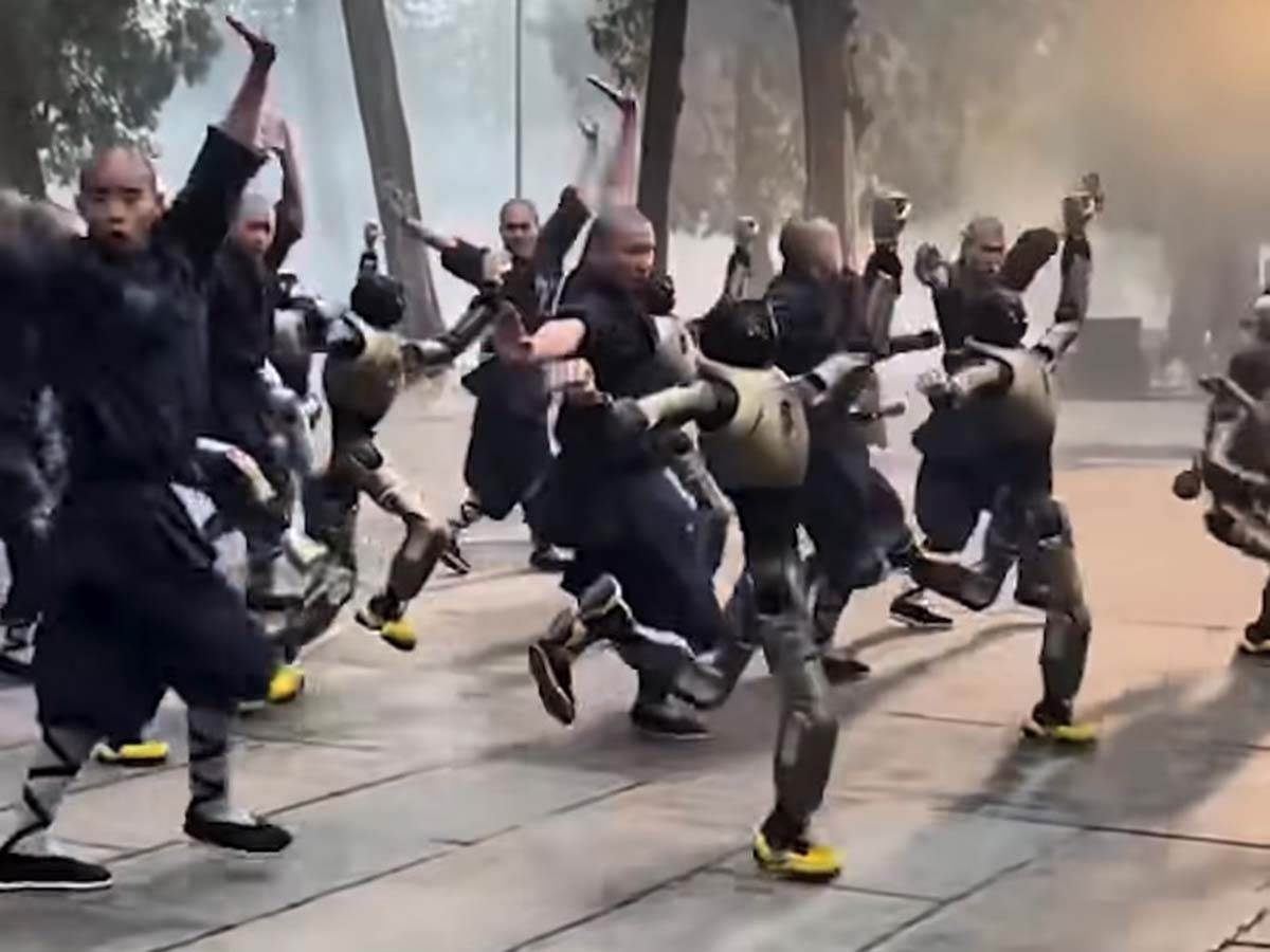  Roboti u Šaolin hramu 1.jpg - YouTube / CGTNEurope 