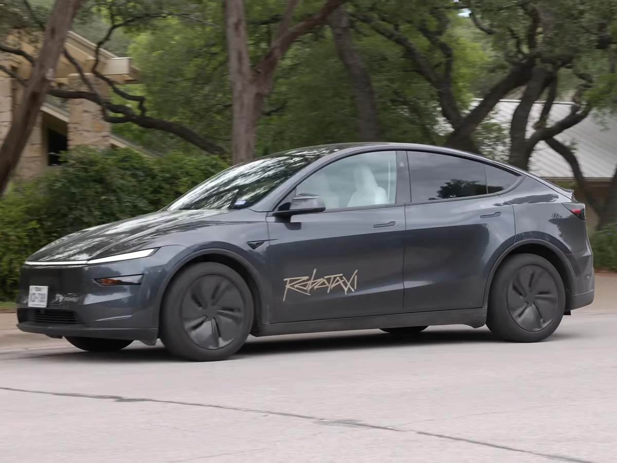  Tesla Robotaxi 
