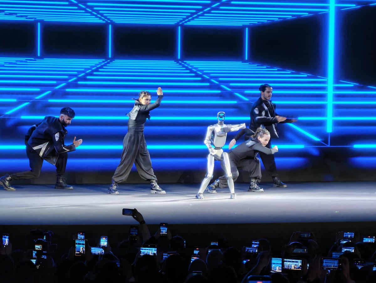  HONOR prvi humanoidni robot 