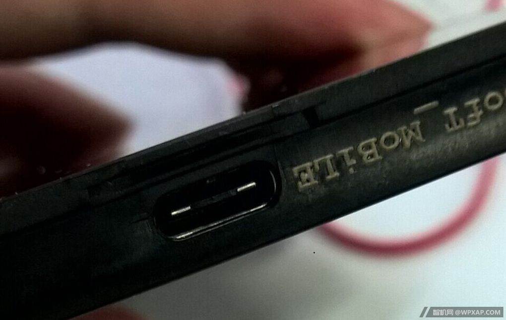   - PhoneArena/www.nowhereelse.fr 