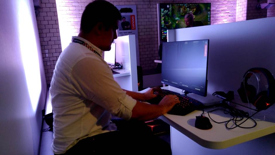  Lenovo, Lenovo IFA, Lenovo IFA 2015, Lenovo Y, PC, Laptop, Kompjuter, Igre, Gejming, Game, Gaming 